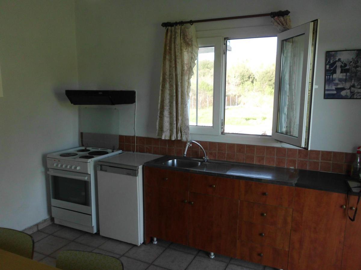 Apartamento Tom'S House Skriperon Exterior foto
