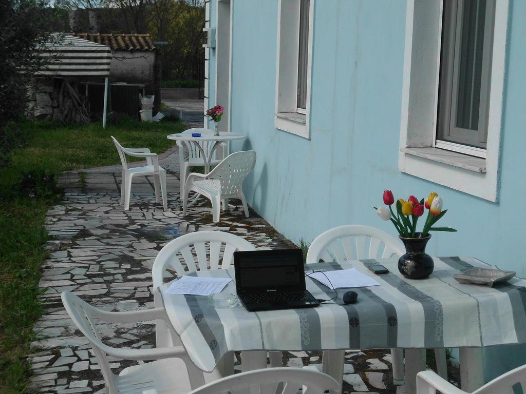 Apartamento Tom'S House Skriperon Exterior foto