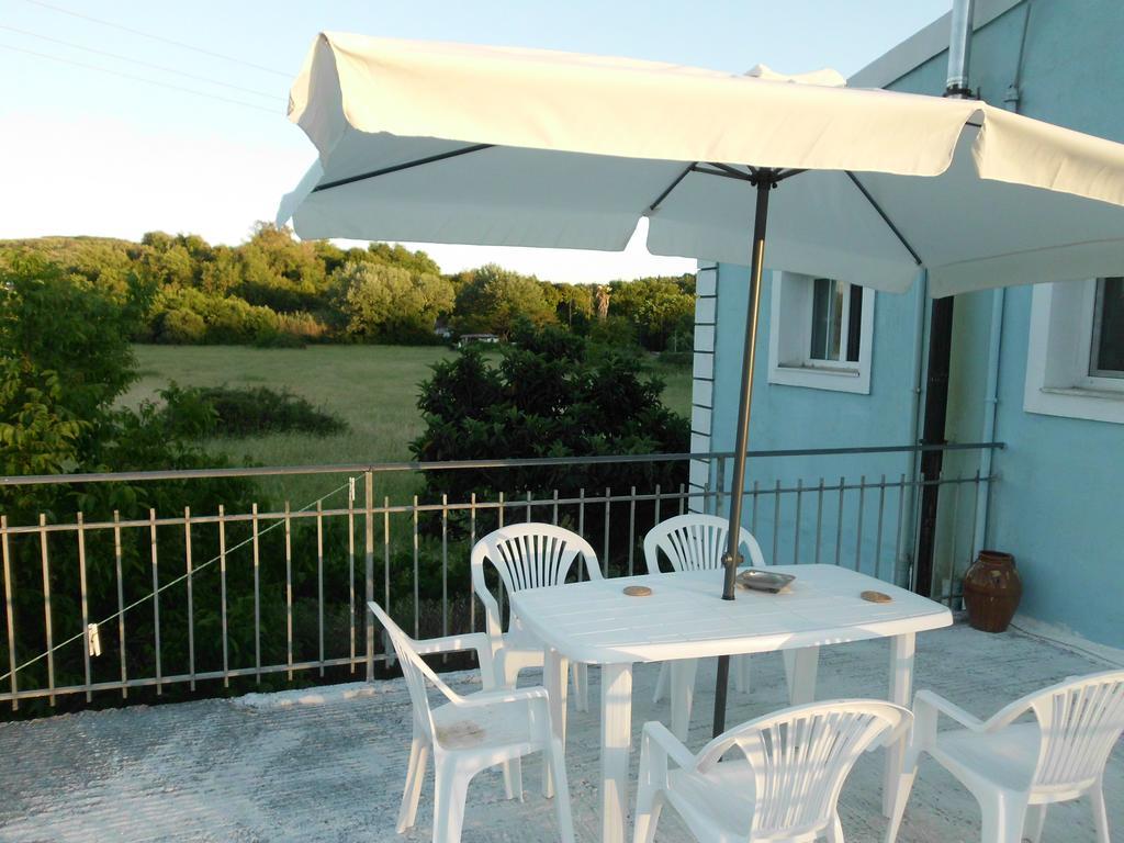 Apartamento Tom'S House Skriperon Exterior foto